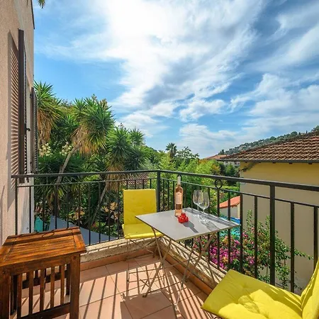 Julia -calme Spacieux - Parking Prive - Clim דירה *