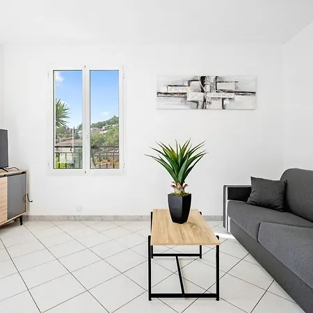 Julia -calme Spacieux - Parking Prive - Clim מנטון