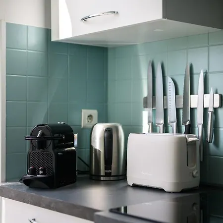 Julia -calme Spacieux - Parking Prive - Clim דירה