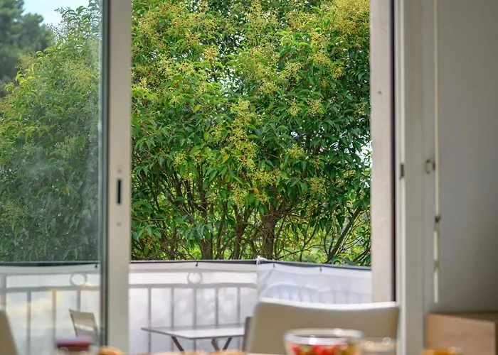 Апартаменти Julia Calme Spacieux - Parking Prive - Clim Мантон