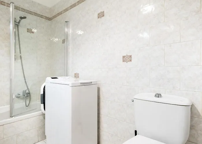 Appartement Julia -calme Spacieux - Parking Privé - Clim *