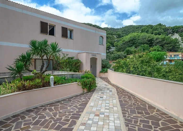 Julia Calme Spacieux - Parking Prive - Clim * Мантон